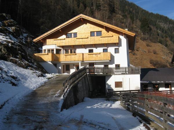 Michelas - Hof Umhausen Exterior photo