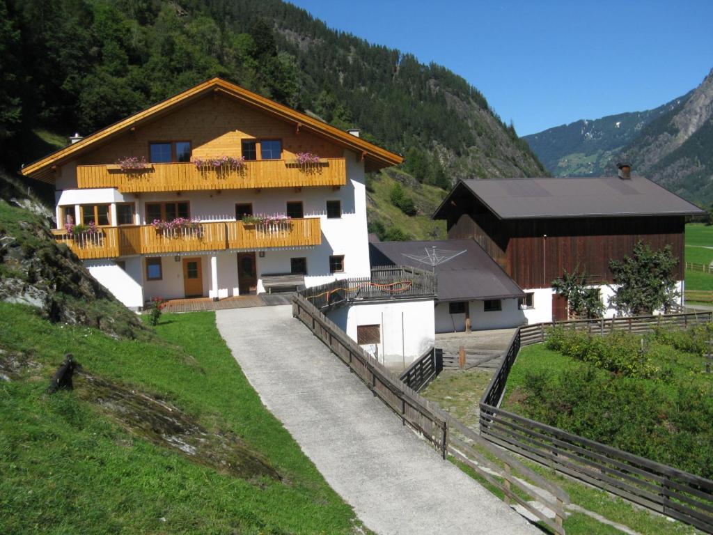 Michelas - Hof Umhausen Exterior photo