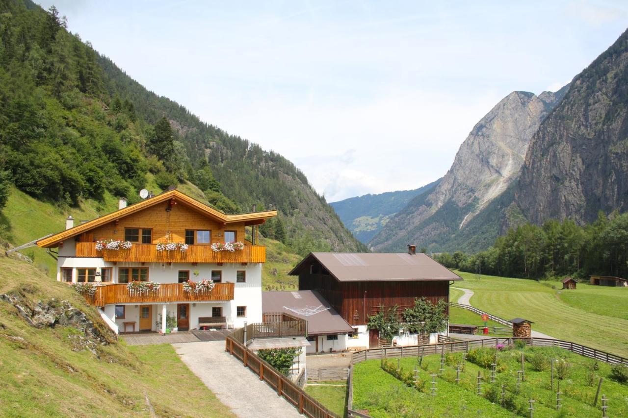 Michelas - Hof Umhausen Exterior photo